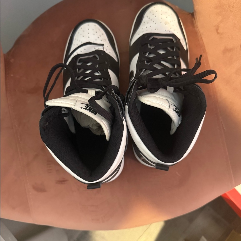 Nike Black and White High-Tops - Picture 4 of 5